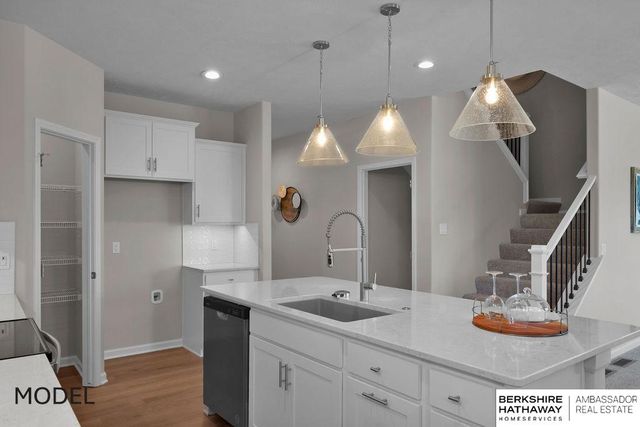 9505 S 183 Avenue, Omaha, NE 68136