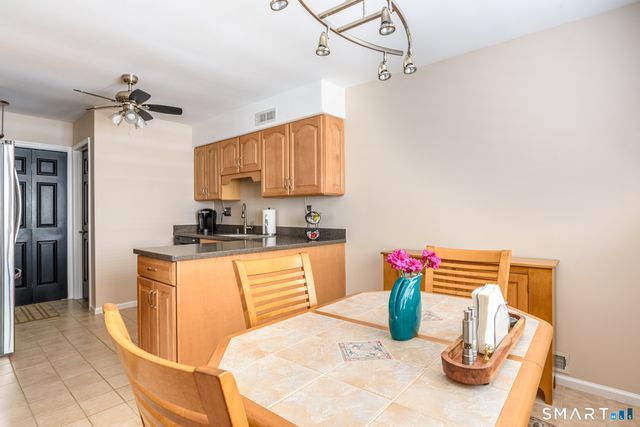 43 Country Walk 43, Shelton, CT 06484