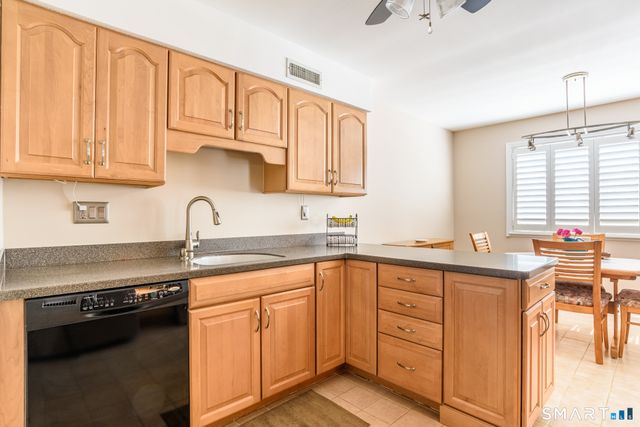 43 Country Walk 43, Shelton, CT 06484