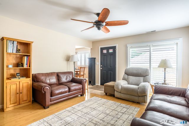 43 Country Walk 43, Shelton, CT 06484