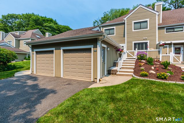 43 Country Walk 43, Shelton, CT 06484