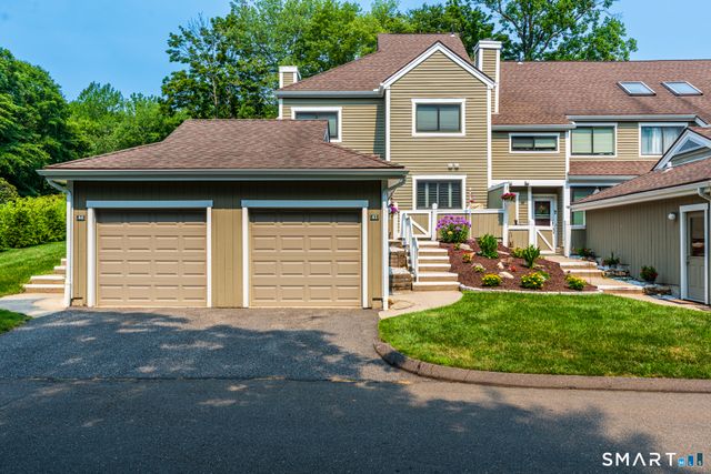 43 Country Walk 43, Shelton, CT 06484