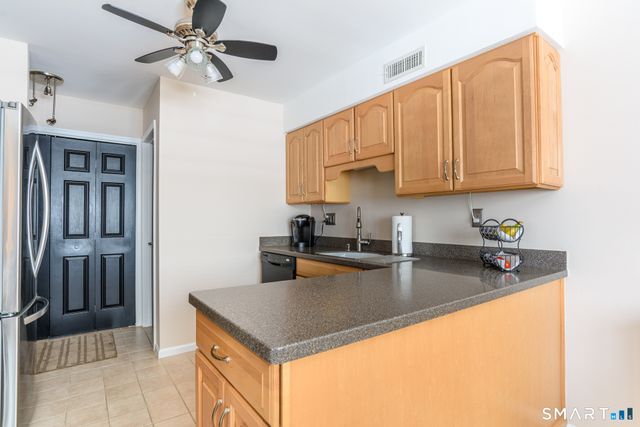 43 Country Walk 43, Shelton, CT 06484