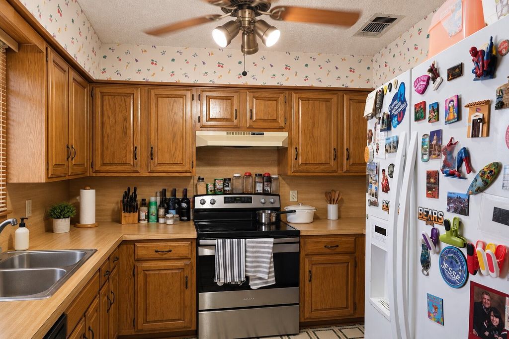 2023 Lorient Drive, Carrollton, TX 75007 — photo 2