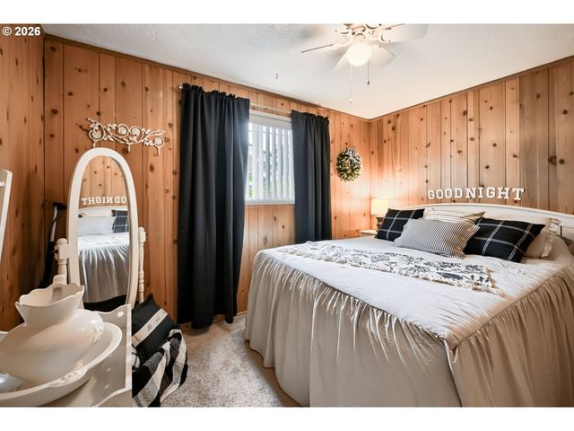 2565 DOVER Dr, Eugene, OR 97404