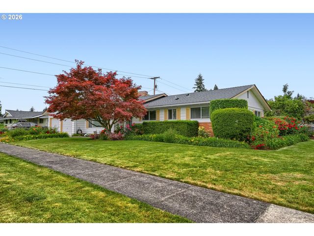 2565 DOVER Dr, Eugene, OR 97404