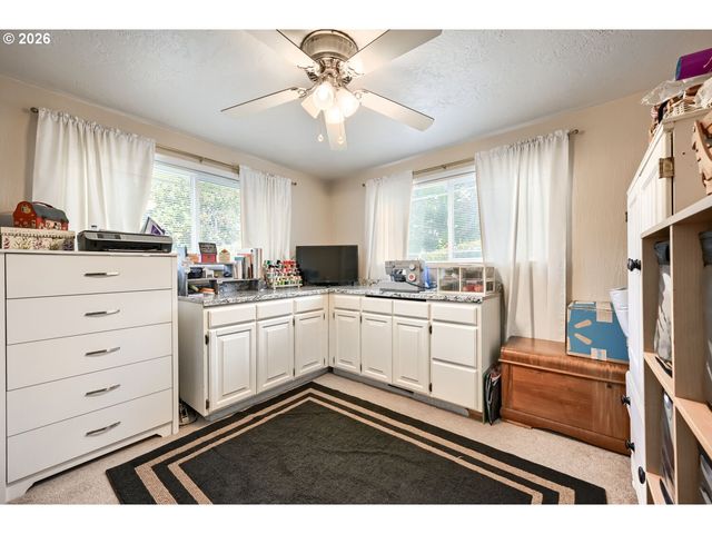 2565 DOVER Dr, Eugene, OR 97404