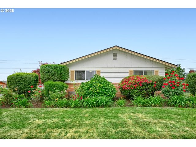 2565 DOVER Dr, Eugene, OR 97404