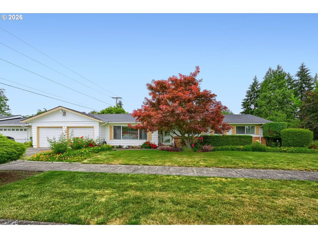 2565 DOVER Dr, Eugene, OR 97404