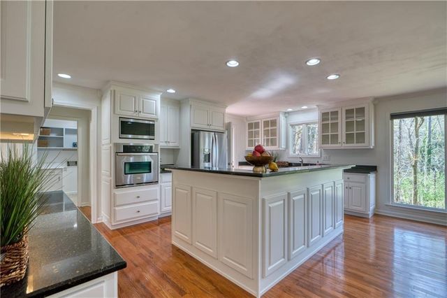 4 Wayne St, Rome, GA 30165