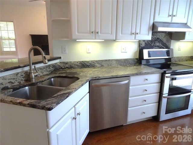 35 Sheffield Place, Brevard, NC 28712