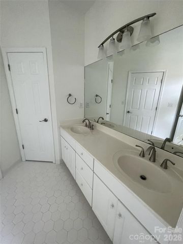 35 Sheffield Place, Brevard, NC 28712