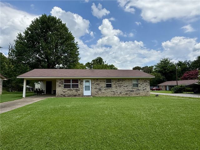 303 W Valley Street, Ola, AR 72853