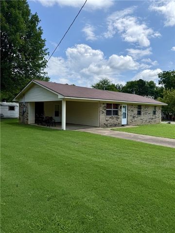 303 W Valley Street, Ola, AR 72853