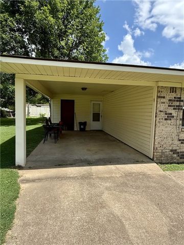 303 W Valley Street, Ola, AR 72853