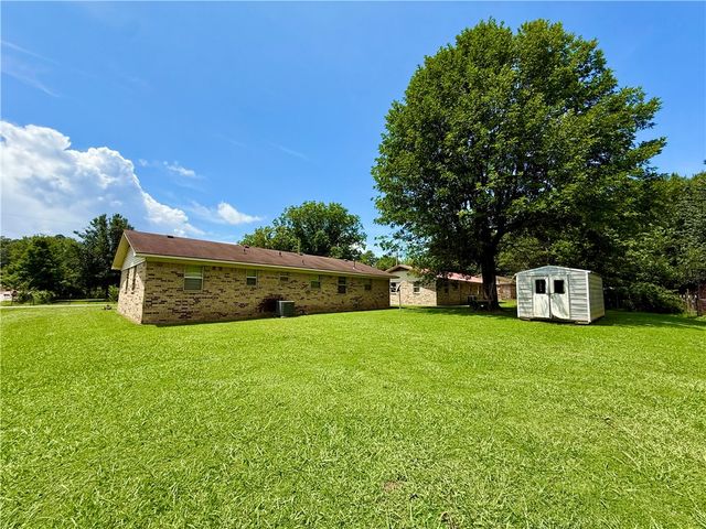 303 W Valley Street, Ola, AR 72853