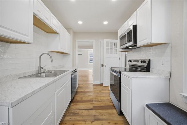 21 Aylwin RD, Portsmouth, VA 23702