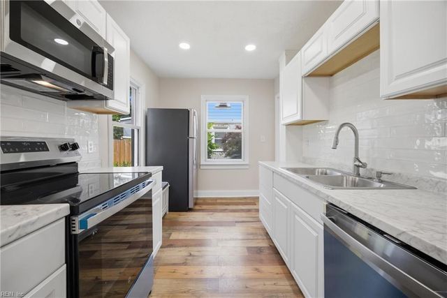 21 Aylwin RD, Portsmouth, VA 23702