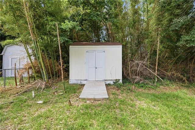 21 Aylwin RD, Portsmouth, VA 23702