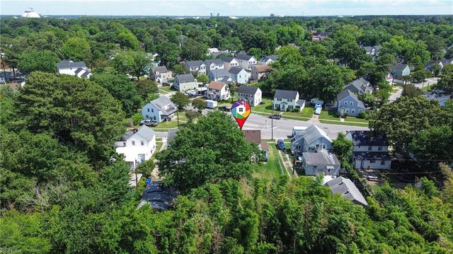 21 Aylwin RD, Portsmouth, VA 23702
