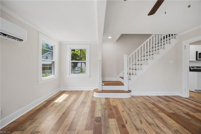 21 Aylwin RD, Portsmouth, VA 23702
