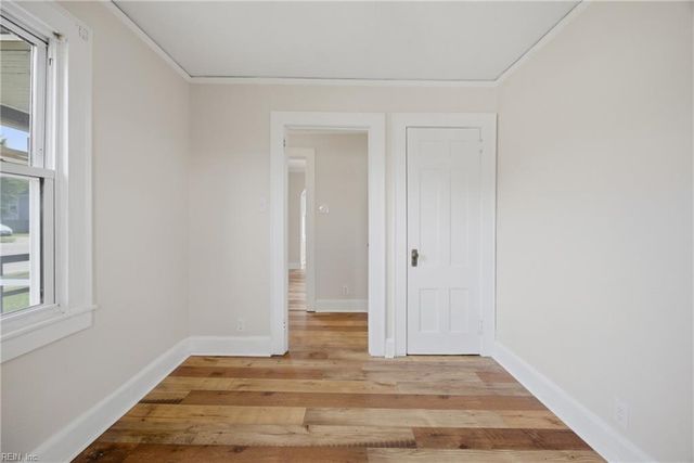 21 Aylwin RD, Portsmouth, VA 23702
