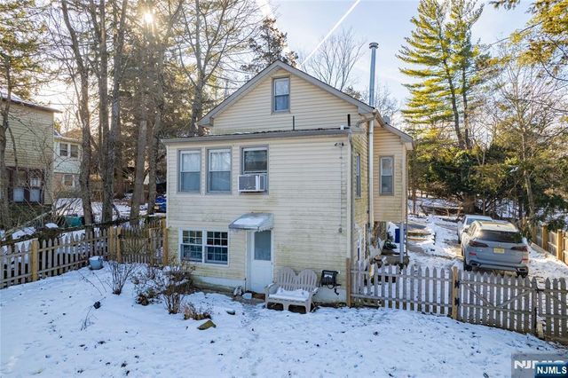 20 Alpine Road, Montville Township, NJ 07082