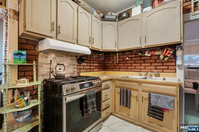 20 Alpine Road, Montville Township, NJ 07082