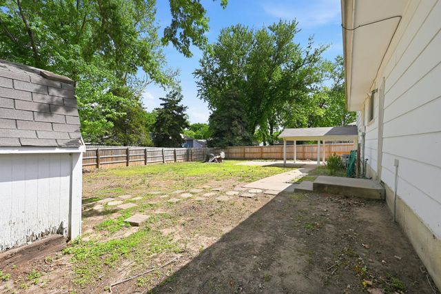800 E Sunrise, Derby, KS 67037