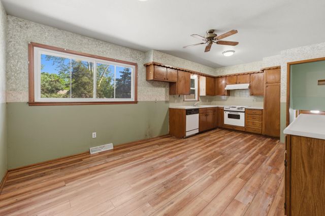 800 E Sunrise, Derby, KS 67037