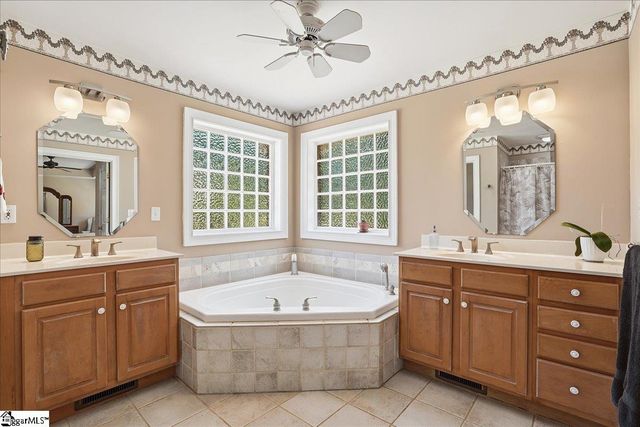 32 Riverfront Lane, Simpsonville, SC 29681