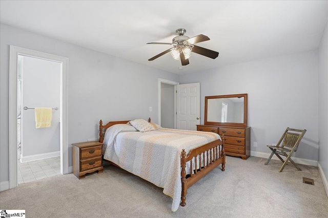 32 Riverfront Lane, Simpsonville, SC 29681