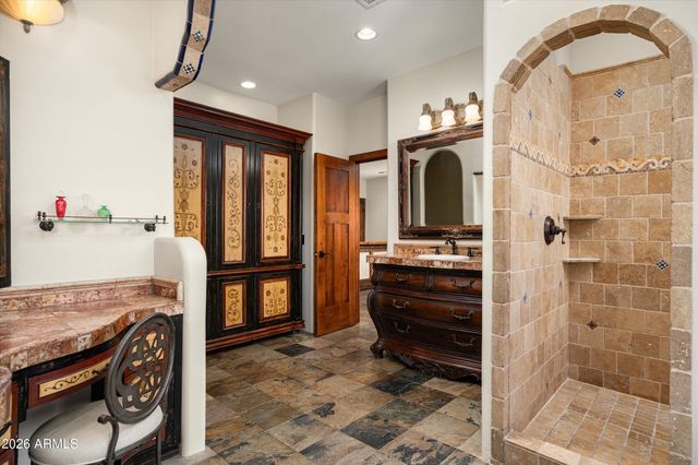 39050 N 52ND Street, Cave Creek, AZ 85331