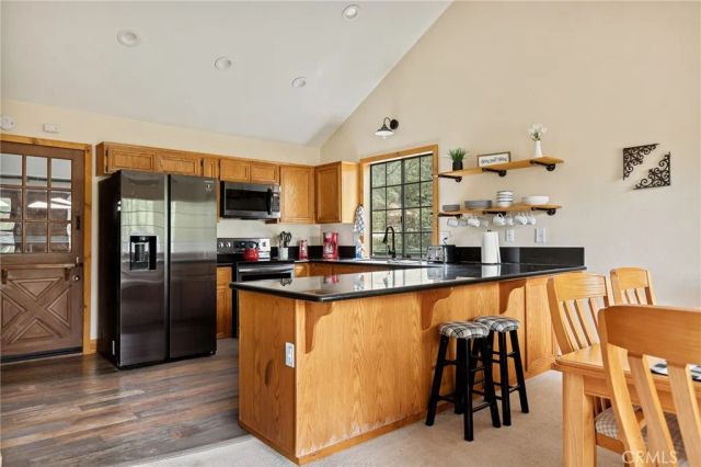 1108 Grass Valley Road, Lake Arrowhead, CA 92352