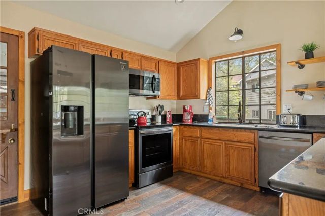 1108 Grass Valley Road, Lake Arrowhead, CA 92352