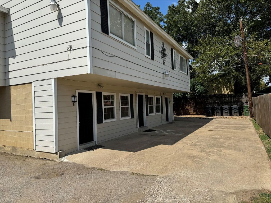 307 E Mitchell Street, Arlington, TX 76010