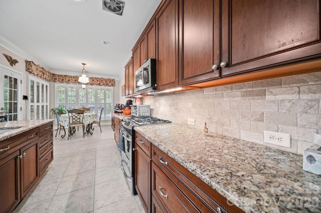7712 Woodcrest Drive, Stanley, NC 28164