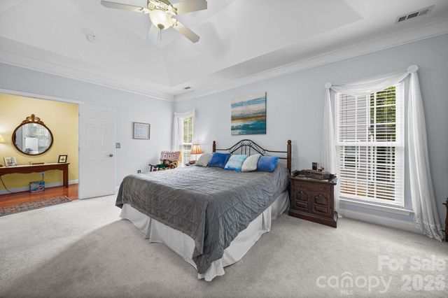 7712 Woodcrest Drive, Stanley, NC 28164