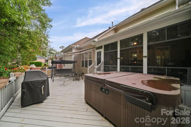 7712 Woodcrest Drive, Stanley, NC 28164
