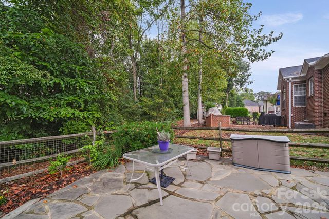 7712 Woodcrest Drive, Stanley, NC 28164