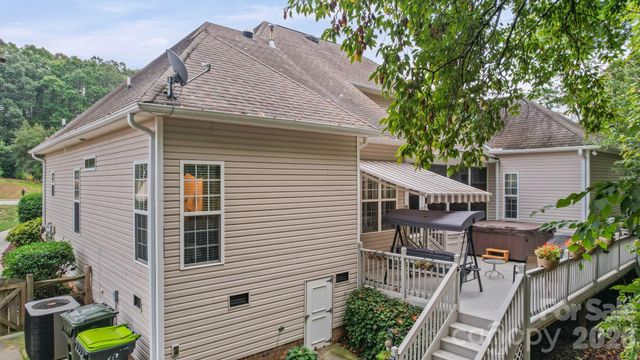 7712 Woodcrest Drive, Stanley, NC 28164