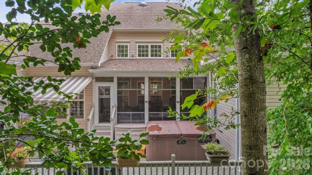 7712 Woodcrest Drive, Stanley, NC 28164