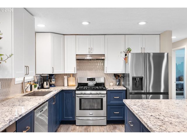 1310 SHERRI Ct, West Linn, OR 97068