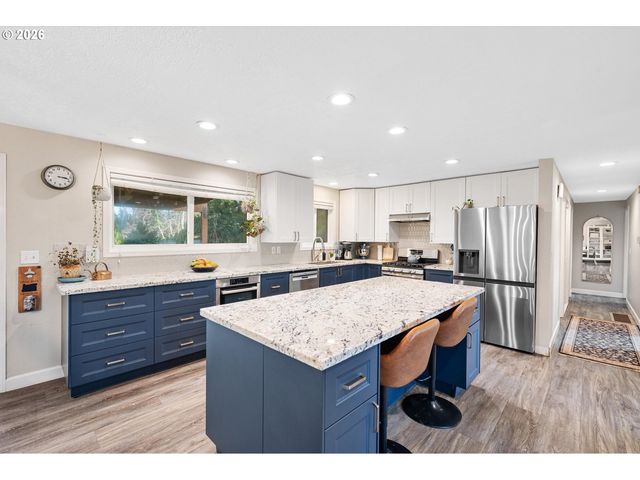 1310 SHERRI Ct, West Linn, OR 97068