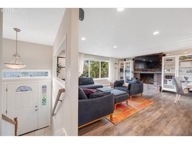 1310 SHERRI Ct, West Linn, OR 97068