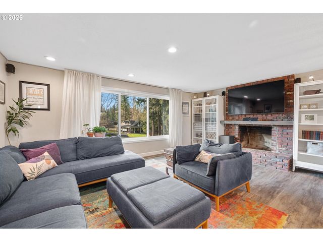 1310 SHERRI Ct, West Linn, OR 97068