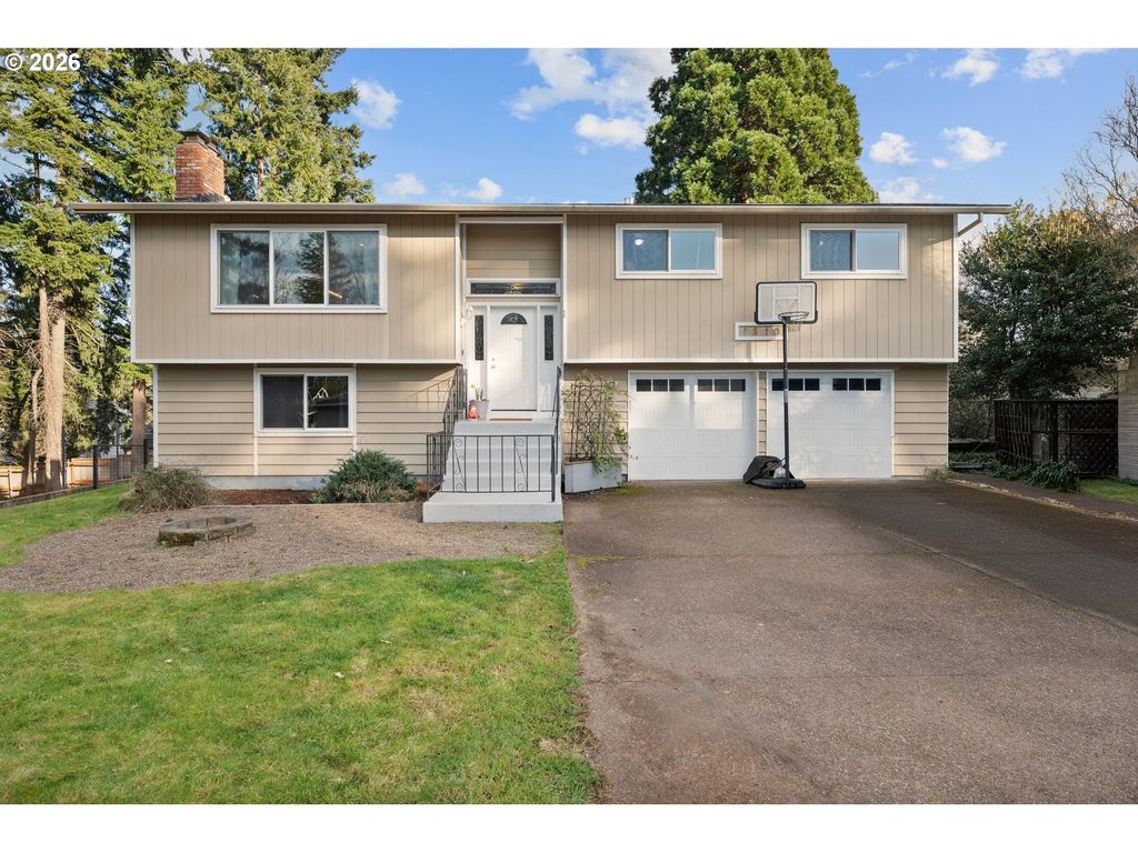 1310 SHERRI Ct, West Linn, OR 97068
