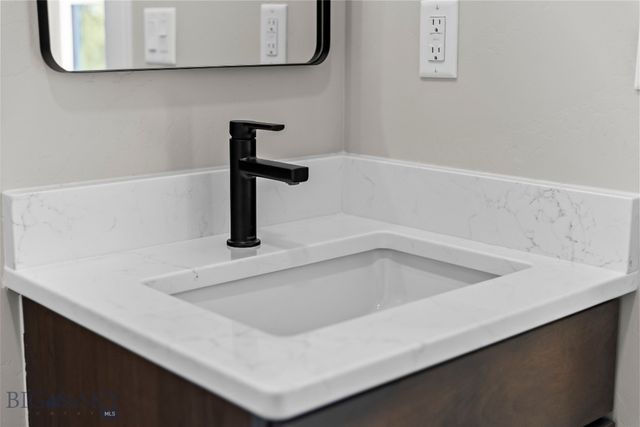 613 N L Street, Livingston, MT 59047