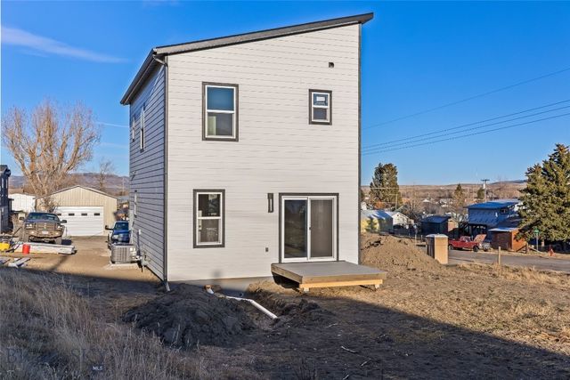 613 N L Street, Livingston, MT 59047