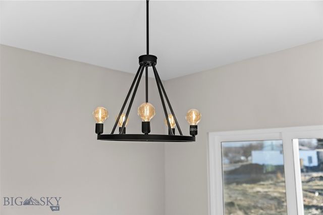 613 N L Street, Livingston, MT 59047